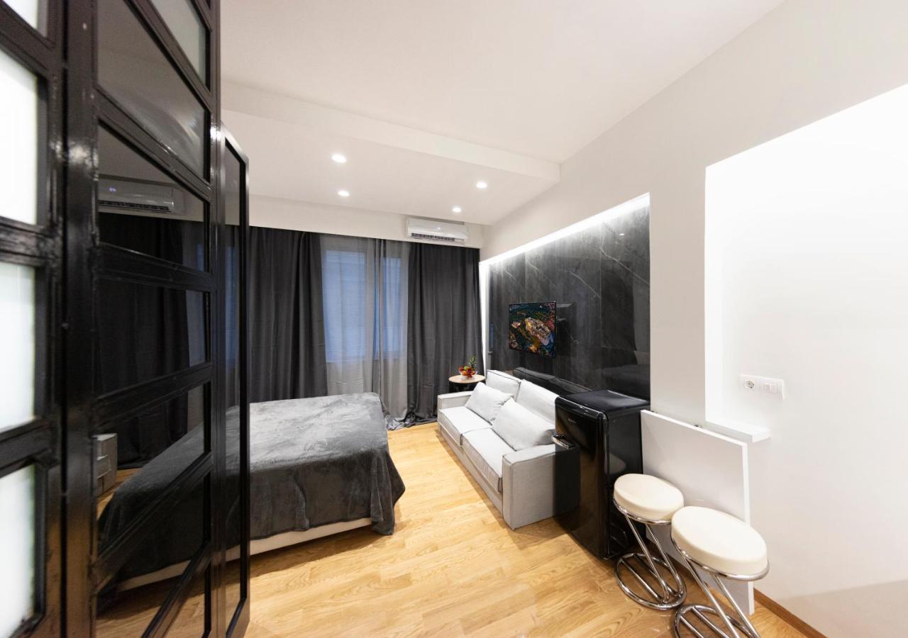 The Monastiraki Metro Lux Suite! Athen Eksteriør billede